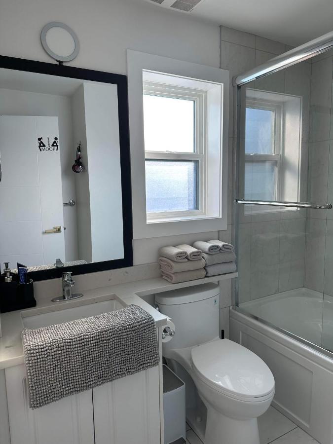 2Br 1.5Ba Full Kitchen Private Guest House - Free Parking - Central Location Ванкувер Екстер'єр фото