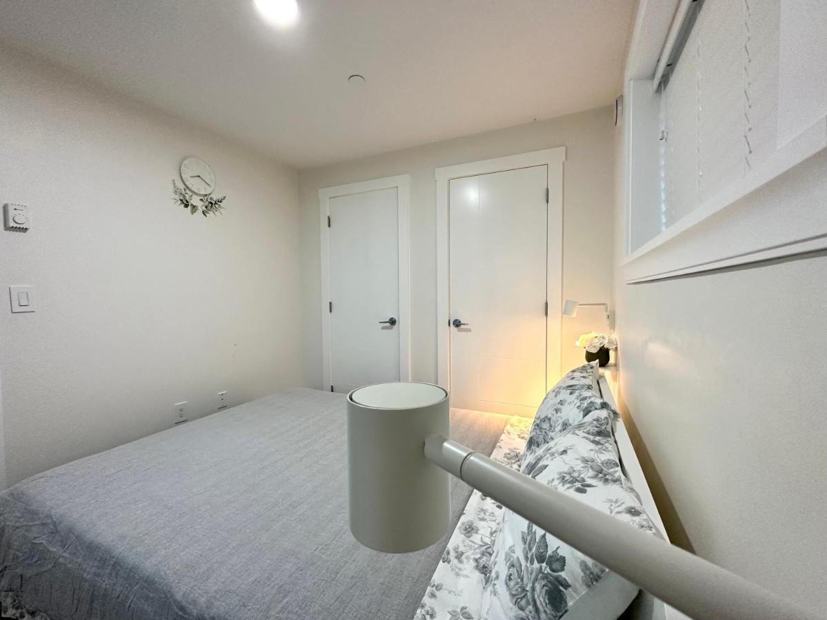 2Br 1.5Ba Full Kitchen Private Guest House - Free Parking - Central Location Ванкувер Екстер'єр фото