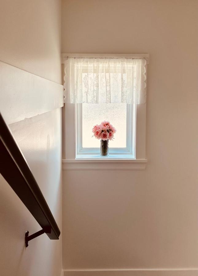 2Br 1.5Ba Full Kitchen Private Guest House - Free Parking - Central Location Ванкувер Екстер'єр фото