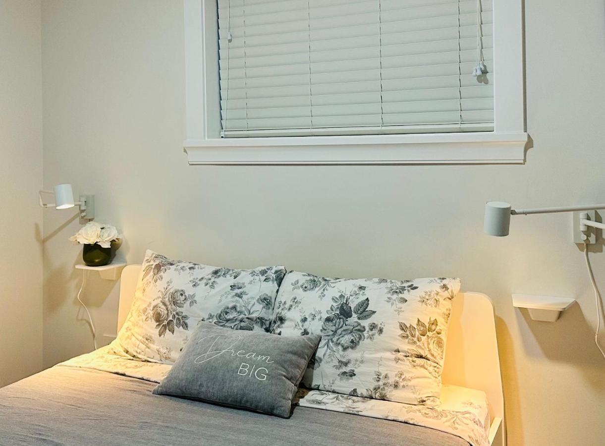 2Br 1.5Ba Full Kitchen Private Guest House - Free Parking - Central Location Ванкувер Екстер'єр фото