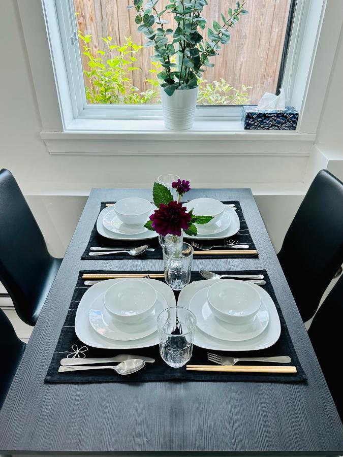2Br 1.5Ba Full Kitchen Private Guest House - Free Parking - Central Location Ванкувер Екстер'єр фото