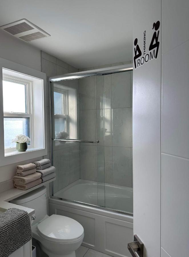 2Br 1.5Ba Full Kitchen Private Guest House - Free Parking - Central Location Ванкувер Екстер'єр фото